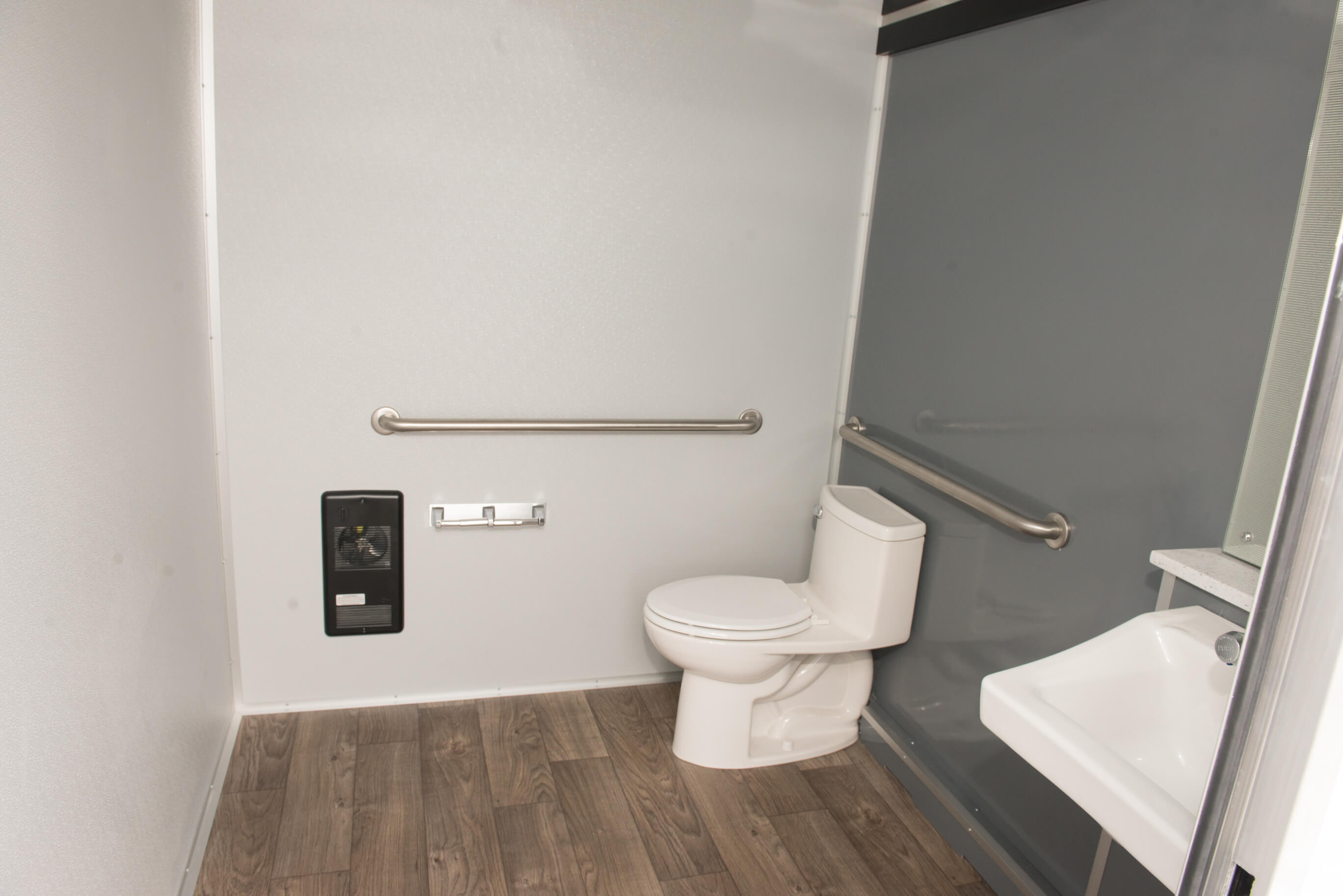 ADA Accessible Restroom Trailers in MD, DC, & Northern VA gotügo