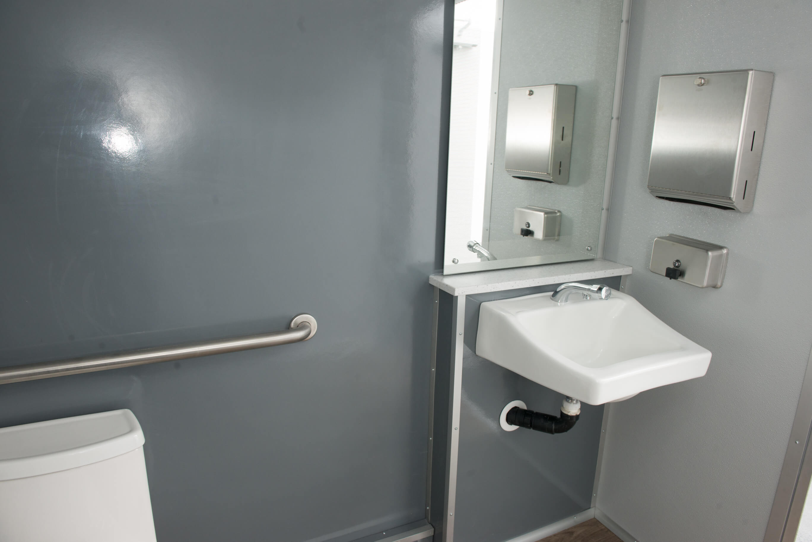 ADA Accessible Restroom Trailers in MD, DC, & Northern VA gotügo